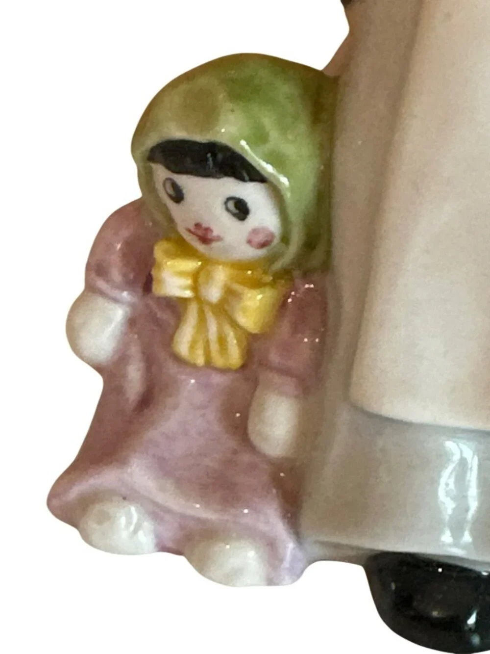 1983 Royal Doulton Figure Figurine The Rag Doll Seller NH2944 Home Decor